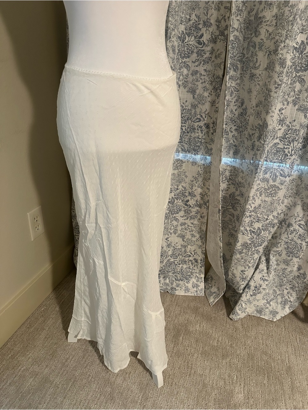Free People clean Ivory Maxi Slip Skirt - M - NWT - Picture 2 of 5